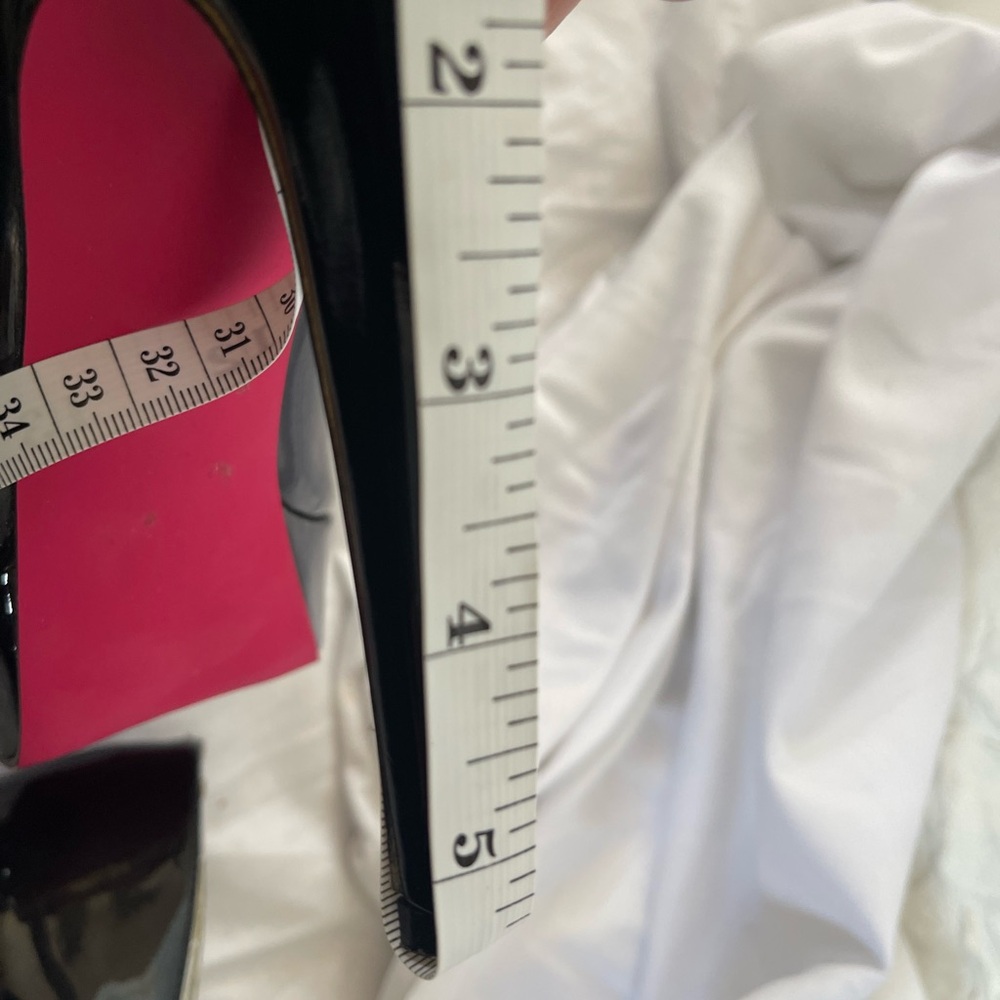 Black Round Toe - image 4